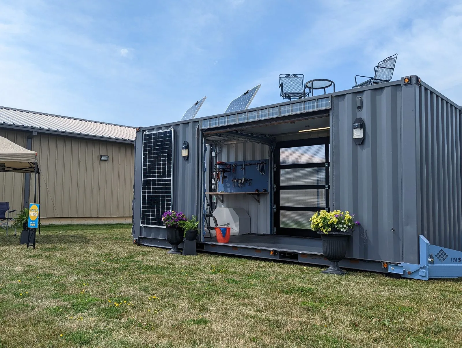 Insula container system deployed on site