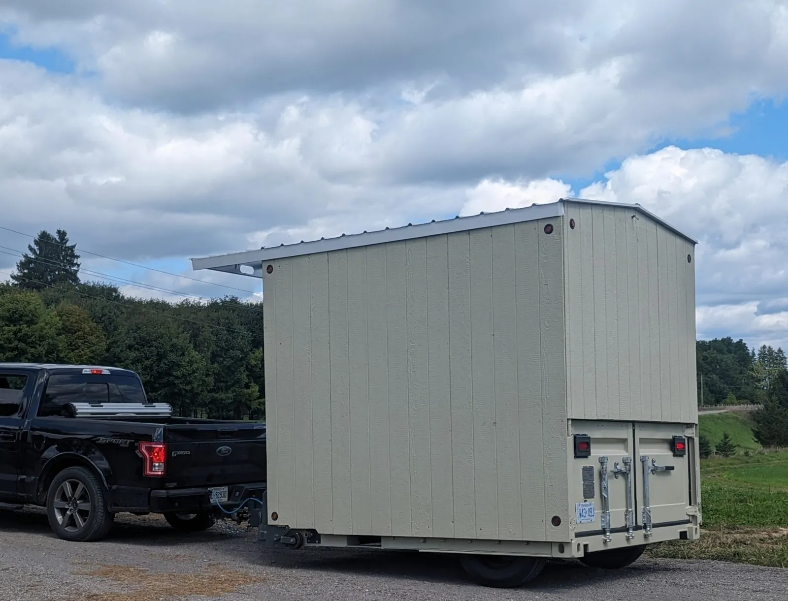 Insula container system deployed on site
